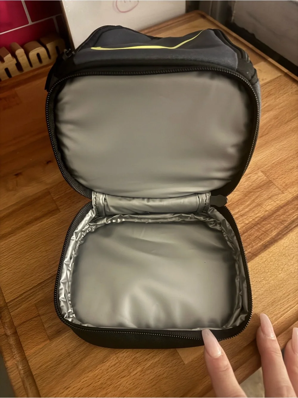 Nike Lunch Bag with logo Swoosh